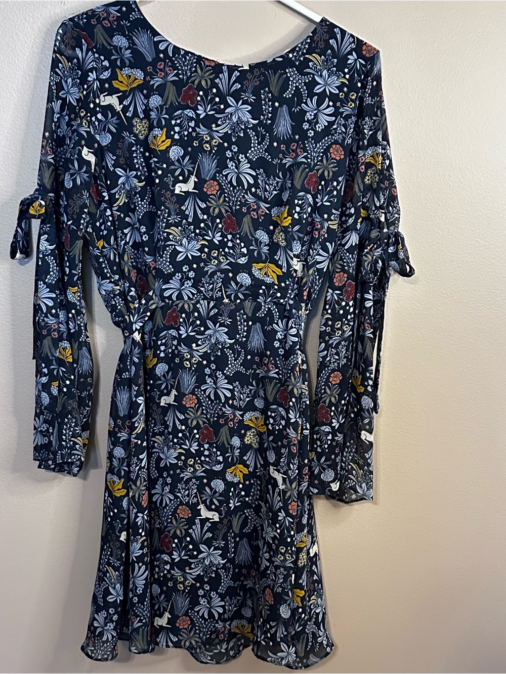 LC Lauren Conrad Runway Unicorn Garden Flirty Tie Sleeve Dress M